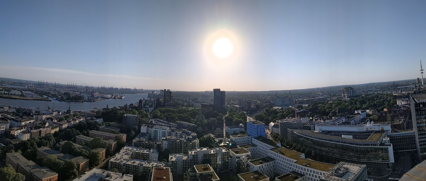 Ausblick von St. Michaelis auf Teil Hamburgs